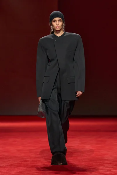 Look 2